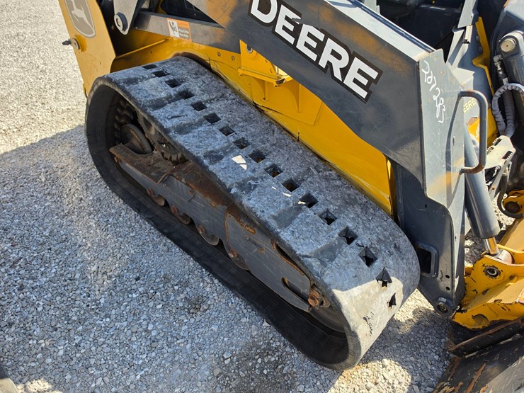 2023-deere-317g-image-23