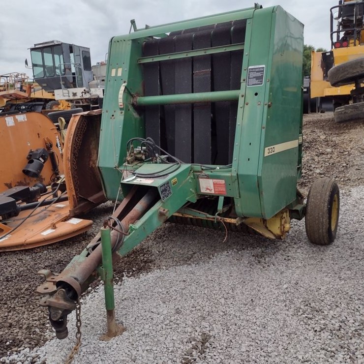 JOHN DEERE 330