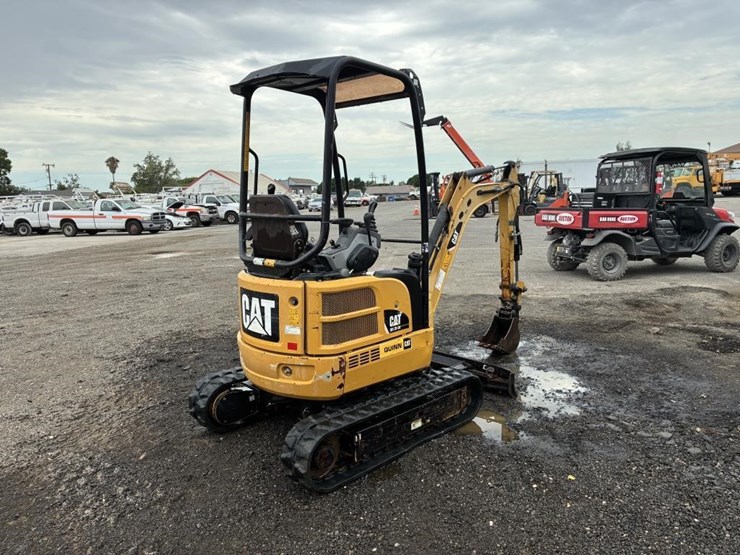 2013-caterpillar-301.7d-cr-image-3