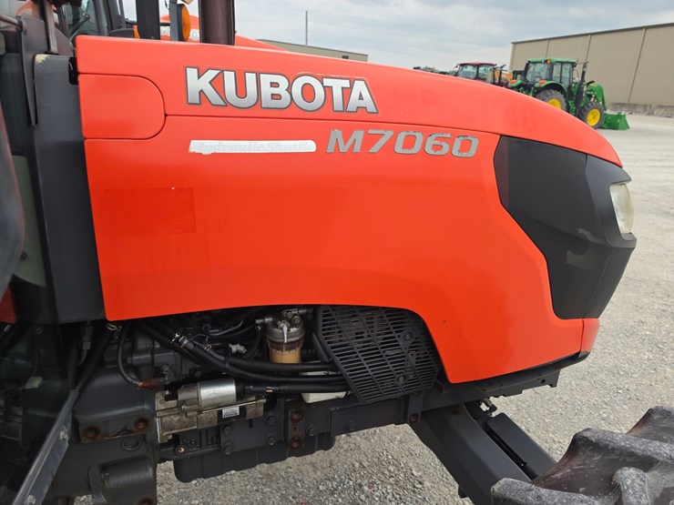 2015-kubota-m7060-image-34