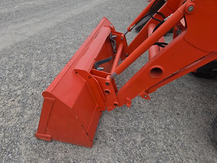 2021-kubota-l4701-image-6