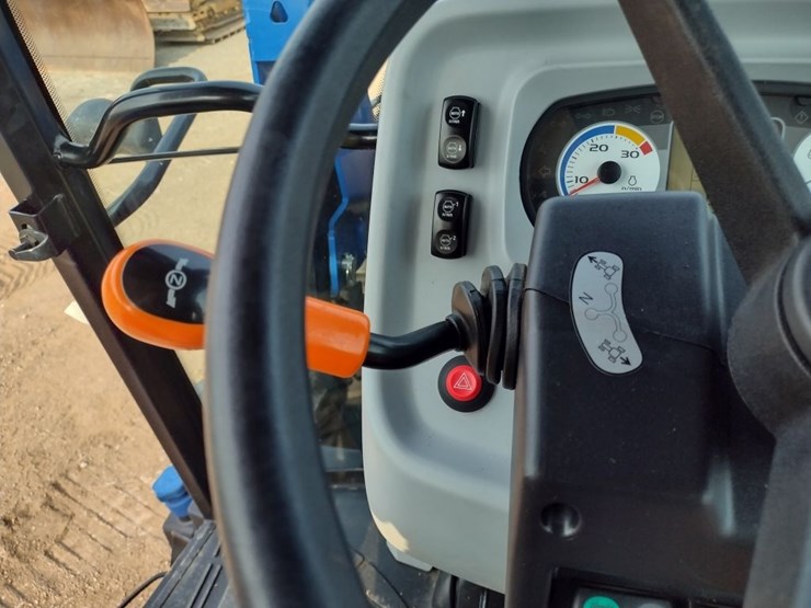 new-holland-workmaster-105-image-10