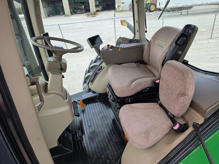 2010-john-deere-8345r-image-14