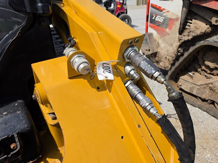2020-caterpillar-299d3-image-6