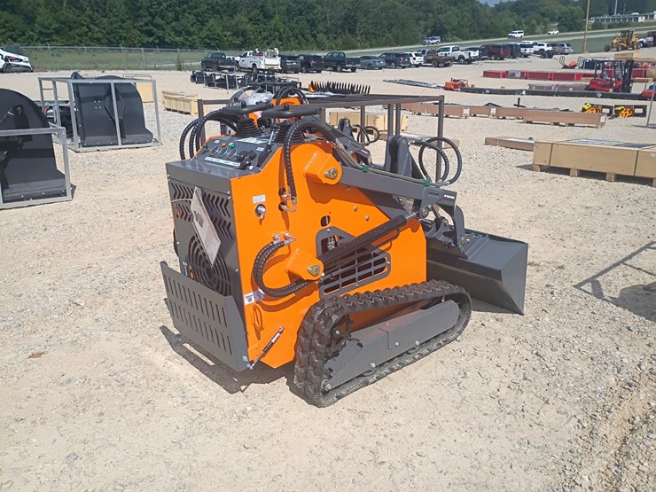 #l76-046-•-2026-landhonor-me380-mini-skid-steer-image-4
