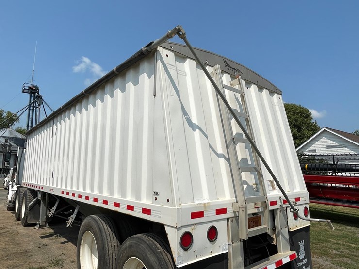 #1260-•-2013-jet-co-tandem-axle-26'-grain-trailer-(has-wi-title)-image-32