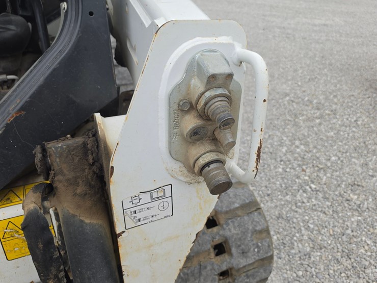 2022-bobcat-t550-image-11
