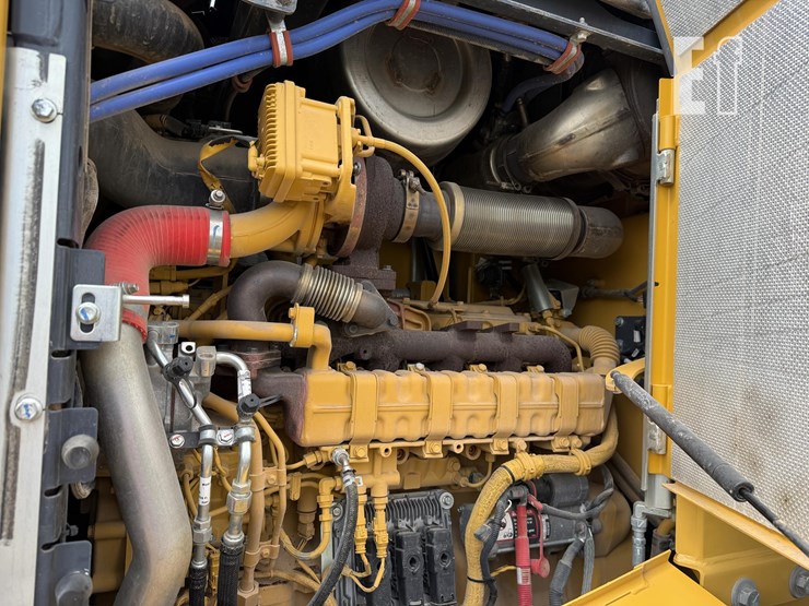 2019-deere-524l-image-40