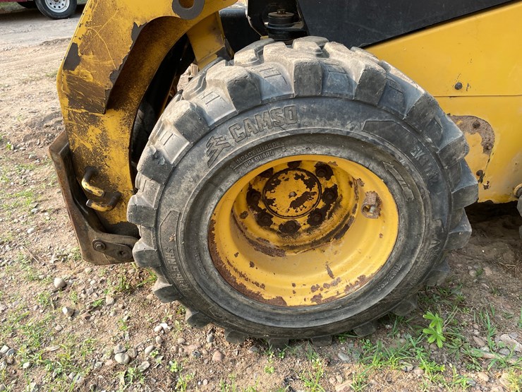 caterpillar-242d-image-54