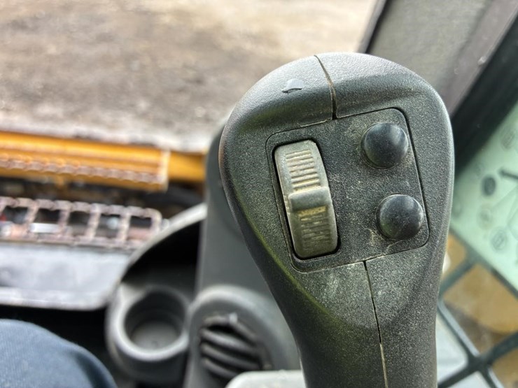 2021-caterpillar-299d3-xe-image-17