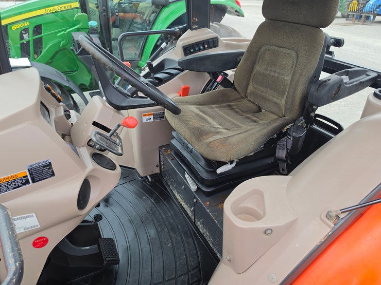 2016-kubota-m7060-image-12