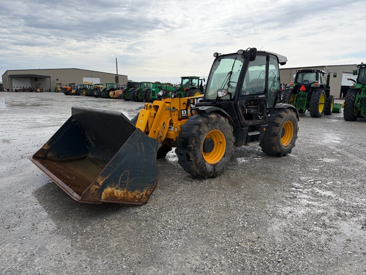 2014-jcb-541-image-1