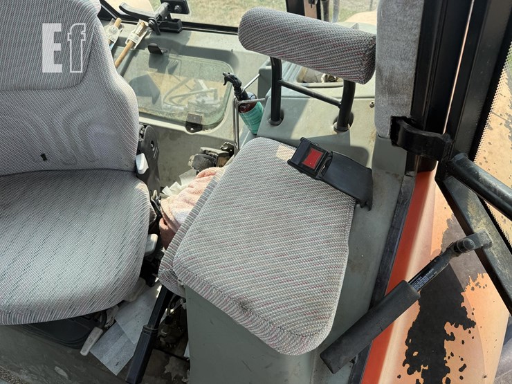 2005-agco-dt180-image-30