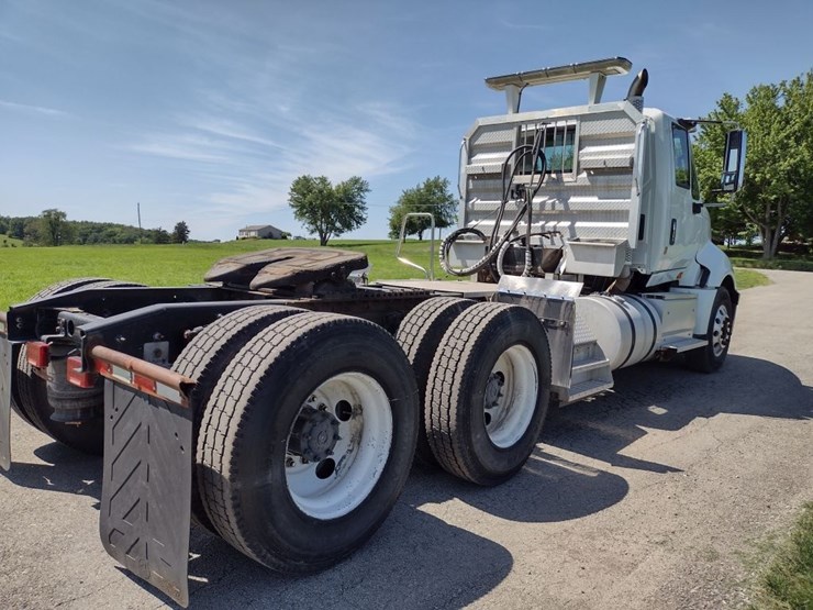 international-prostar-image-42