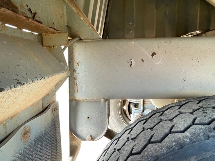 #1260-•-2013-jet-co-tandem-axle-26'-grain-trailer-(has-wi-title)-image-38