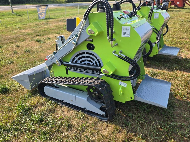 #8854-•-ats-t460-mini-skid-steer-23-hp-image-5