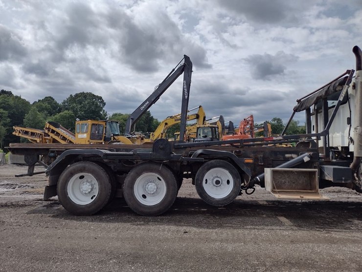 freightliner-114sd-image-27