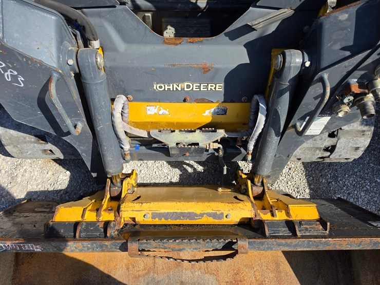 2023-deere-317g-image-5