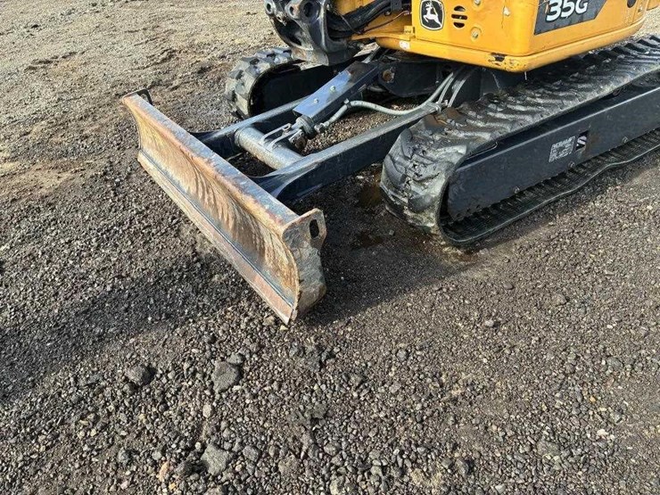2023-deere-35g-image-14