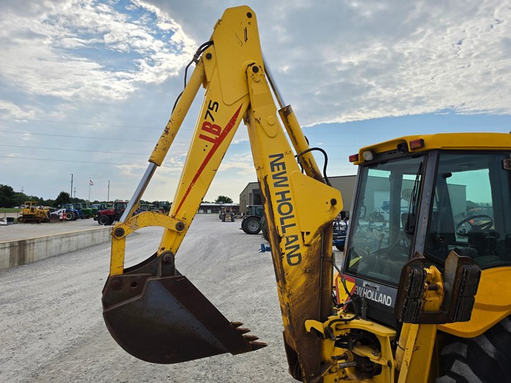 2001-new-holland-lb75-image-20