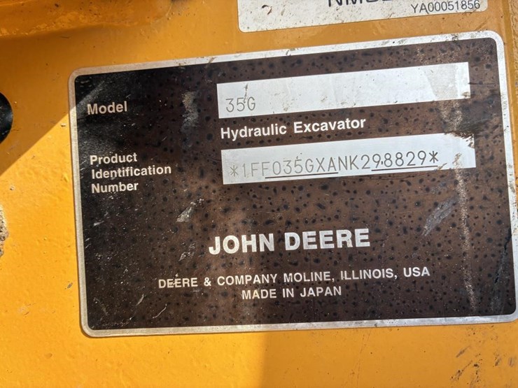 2023-deere-35g-image-35