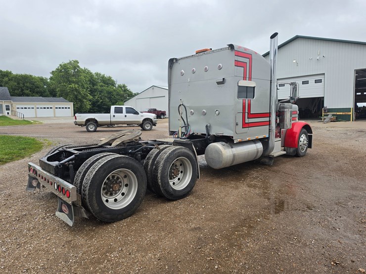 2006-peterbilt-379-image-16
