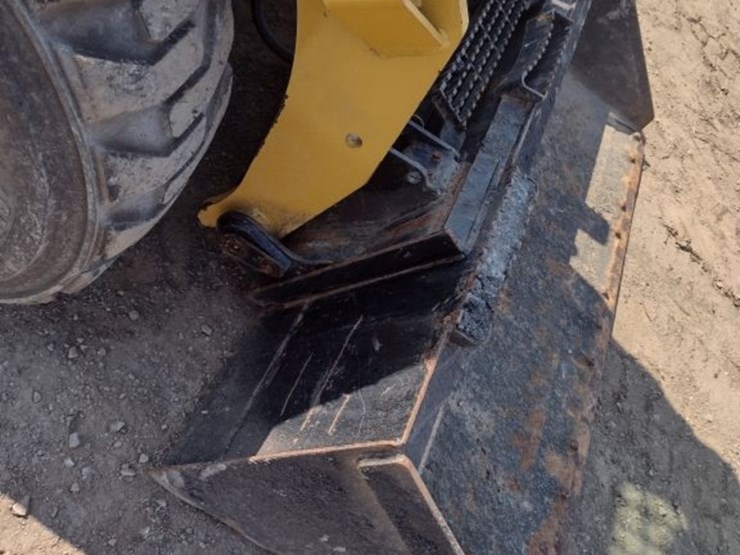 caterpillar-262d-image-18