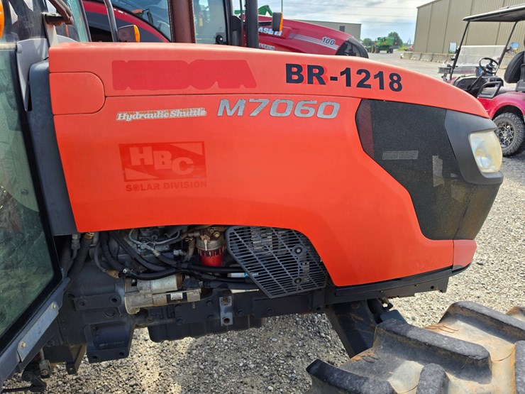 2017-kubota-m7060-image-37