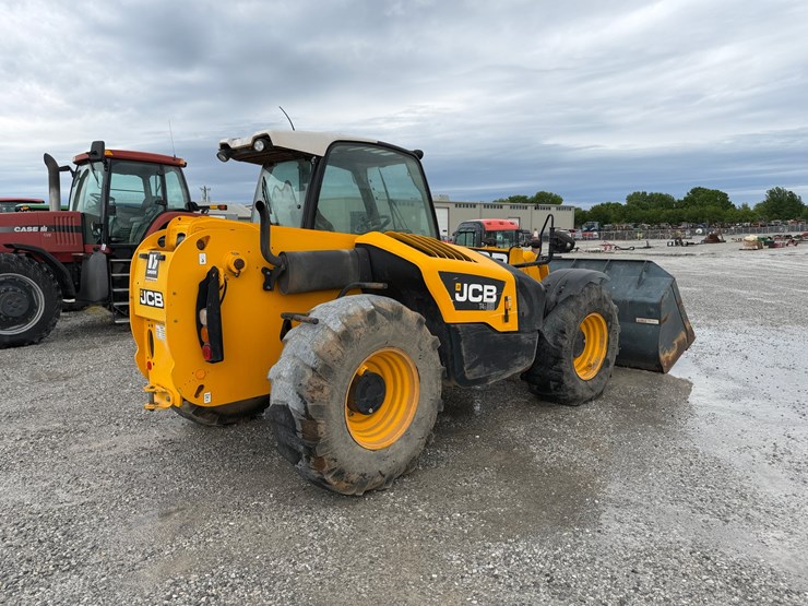 2014-jcb-541-image-18