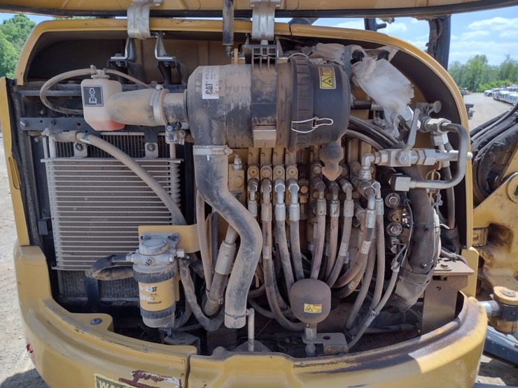 caterpillar-303-image-30