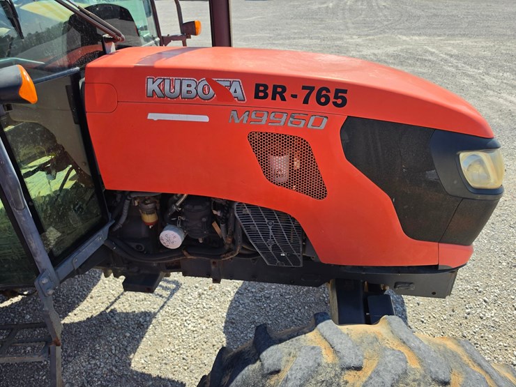 2014-kubota-m9960-image-35