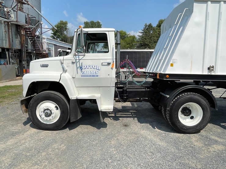 1990-ford-l8000-image-6