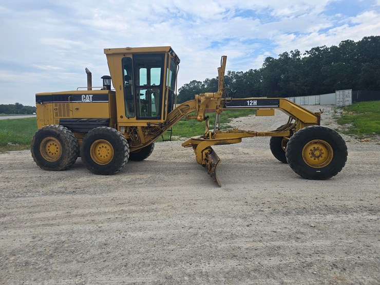 2007-caterpillar-12h-image-22