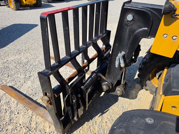 2016-caterpillar-th255c-image-5
