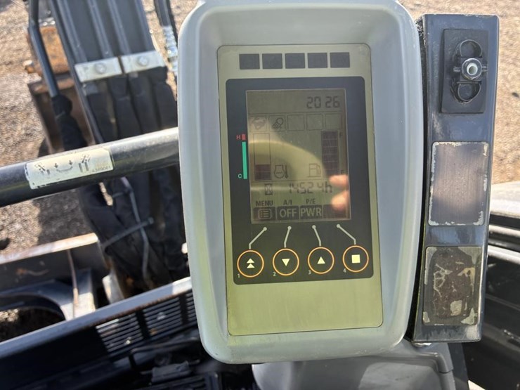 2023-deere-35g-image-25