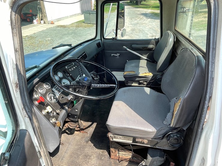 1988-ford-l8000-image-54
