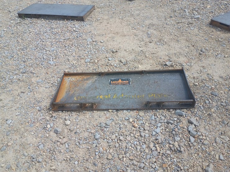 #l76-061-•-landhonor-mounting-plate-skid-steer-attachment-image-1