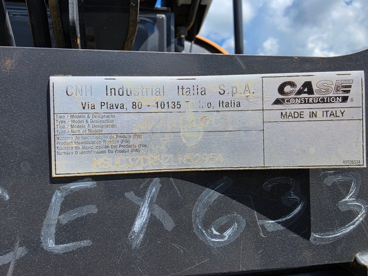 2019-case-cx37c-image-6