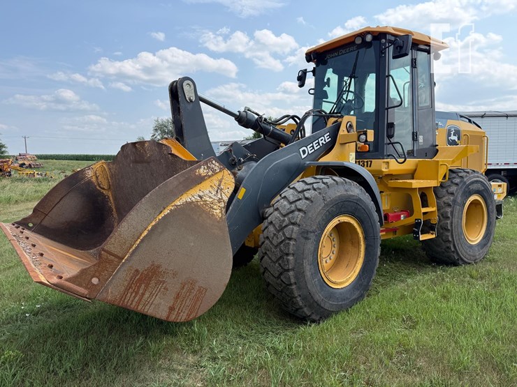 2019-deere-524l-image-1