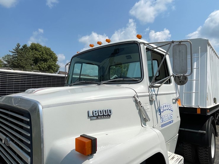 1990-ford-l8000-image-8