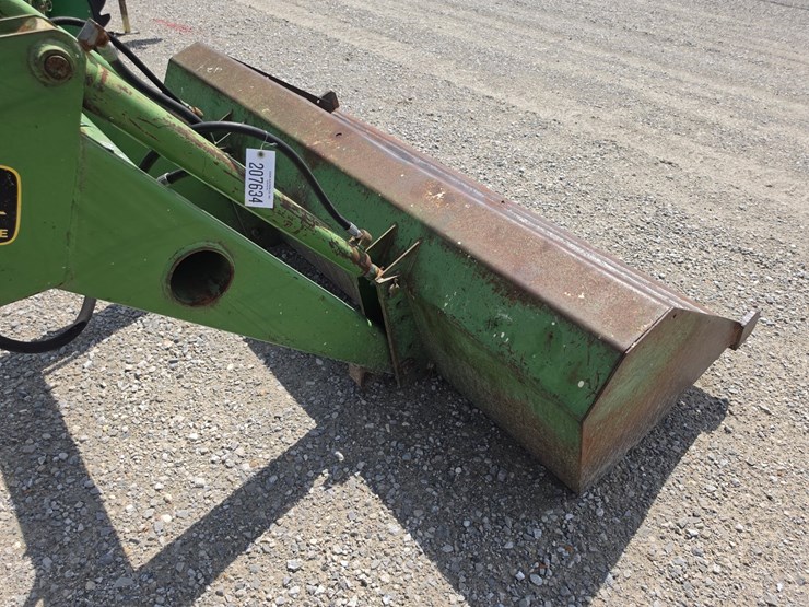 john-deere-146-image-8