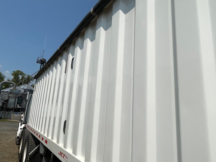 #1260-•-2013-jet-co-tandem-axle-26'-grain-trailer-(has-wi-title)-image-18