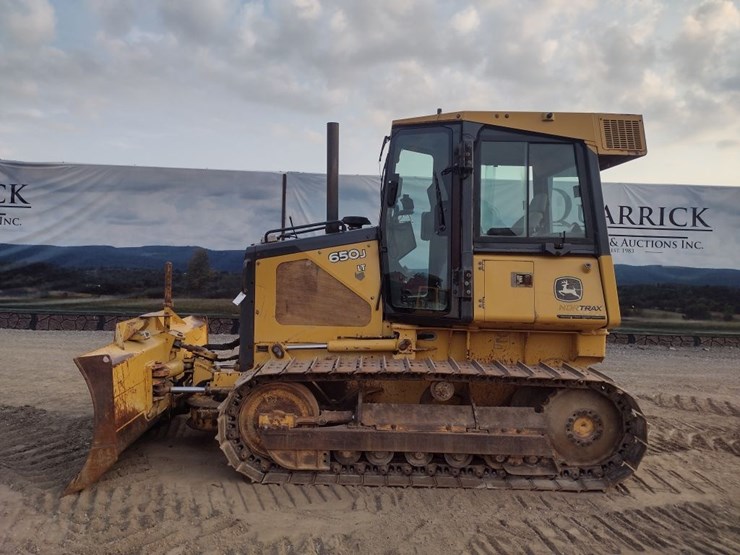 deere-650j-lt-image-1