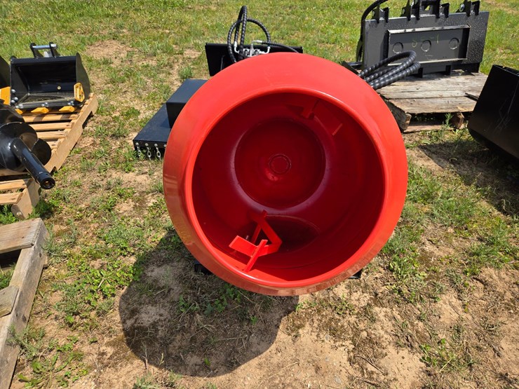 #8262-•-mini-skid-steer-concrete-mixing-drum-image-3