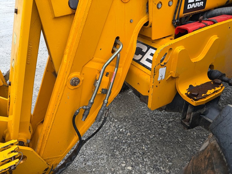 2014-jcb-541-image-5