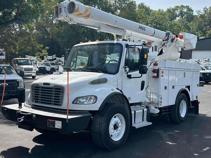 2019-freightliner-m2-106-image-25