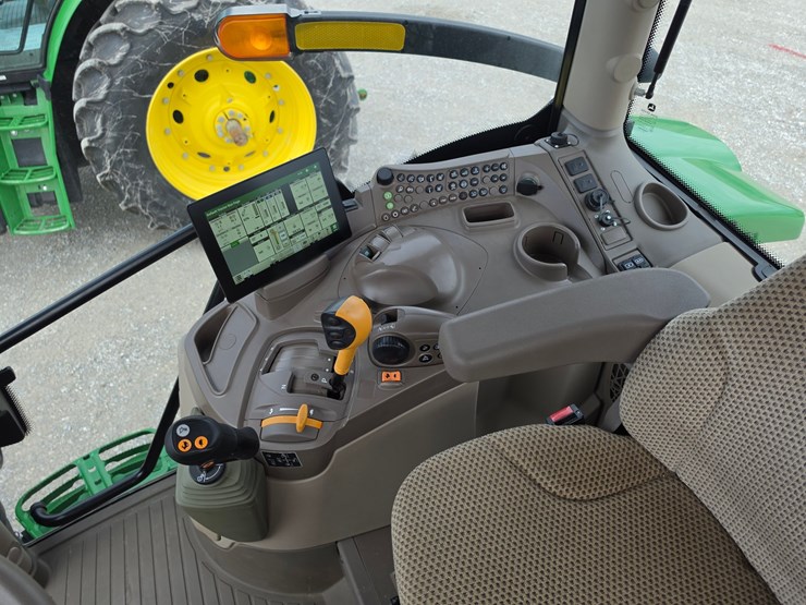 2023-john-deere-6r-145-image-9
