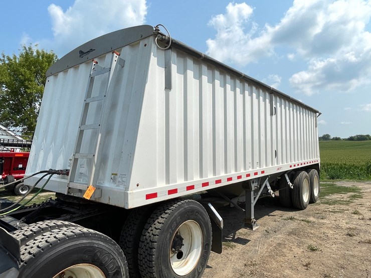 #1260-•-2013-jet-co-tandem-axle-26'-grain-trailer-(has-wi-title)-image-1