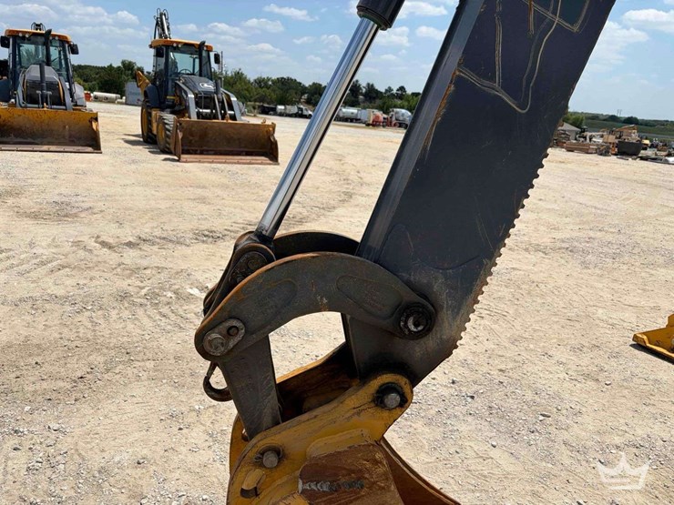 2020-deere-310l-image-34