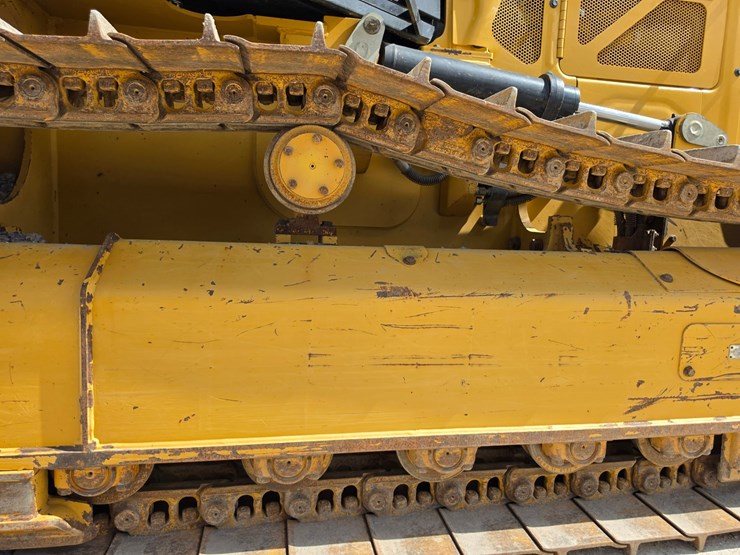 2021-caterpillar-d1-image-9